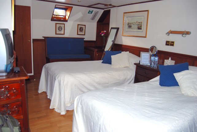 Magna Carta Luxury Canal Barge - Cabins Magna Carta Luxury Canal Barge - Cabins